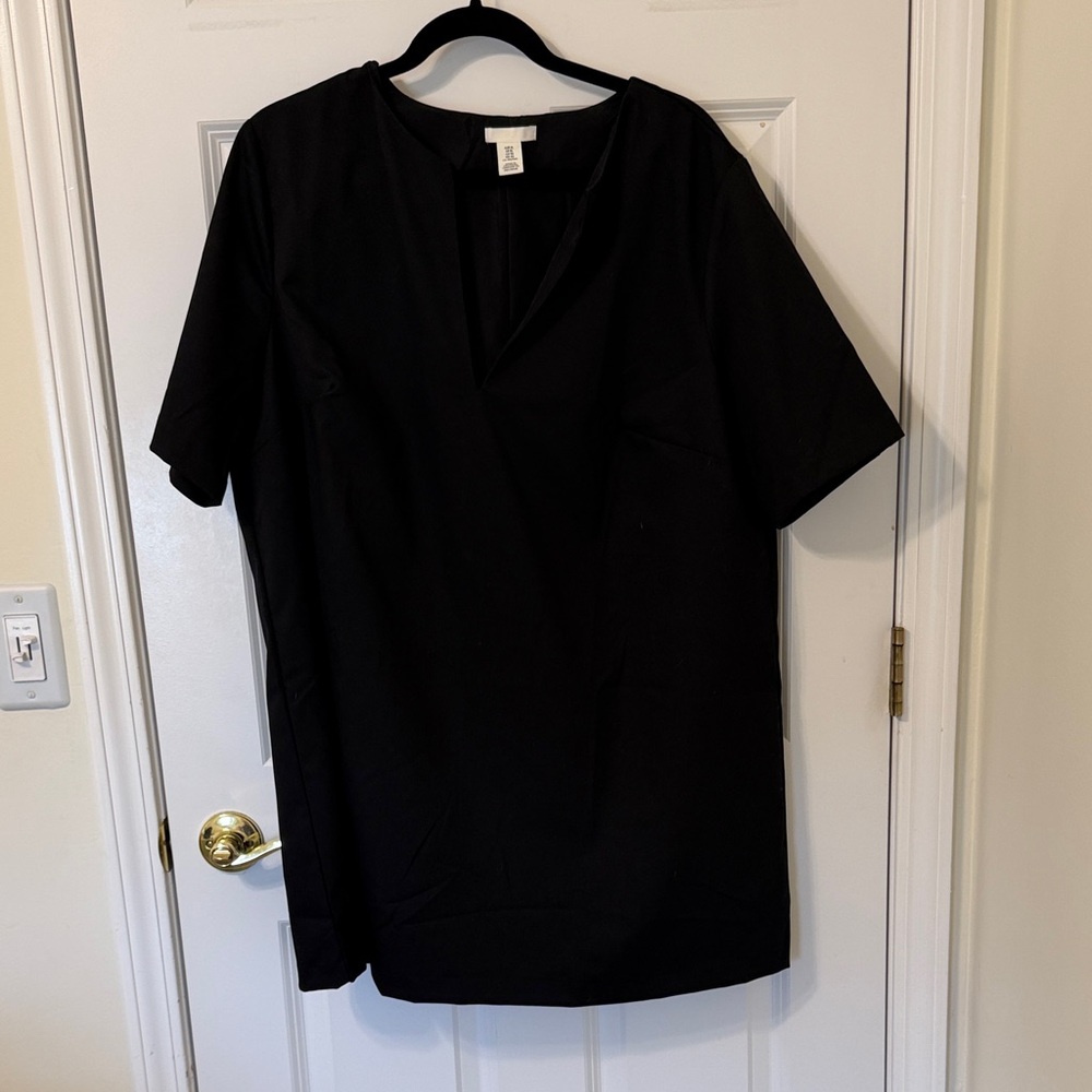 H&M Black Short Sleeve Mini Dress XL